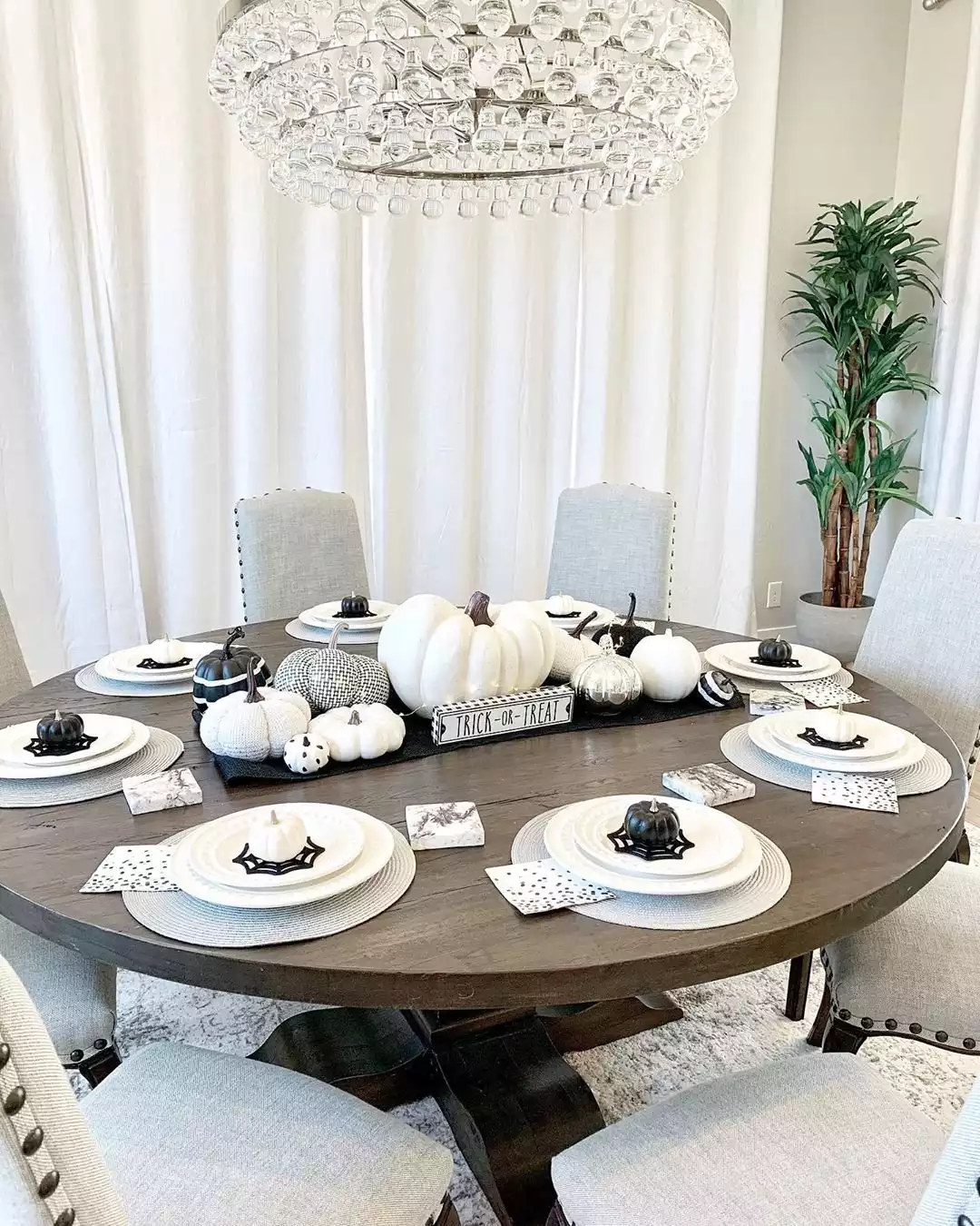 White and Black Halloween Pumpkin Tablescape