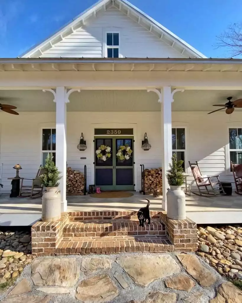 Screen Door Options to Help Your Home Stay Cool and Comfortable