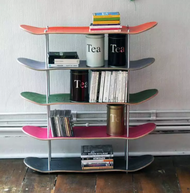 Shelf made by recycled skateboards