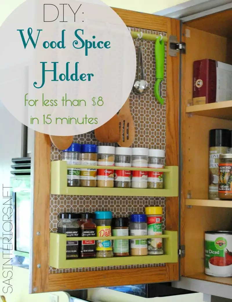 Spice rack on a drawer door