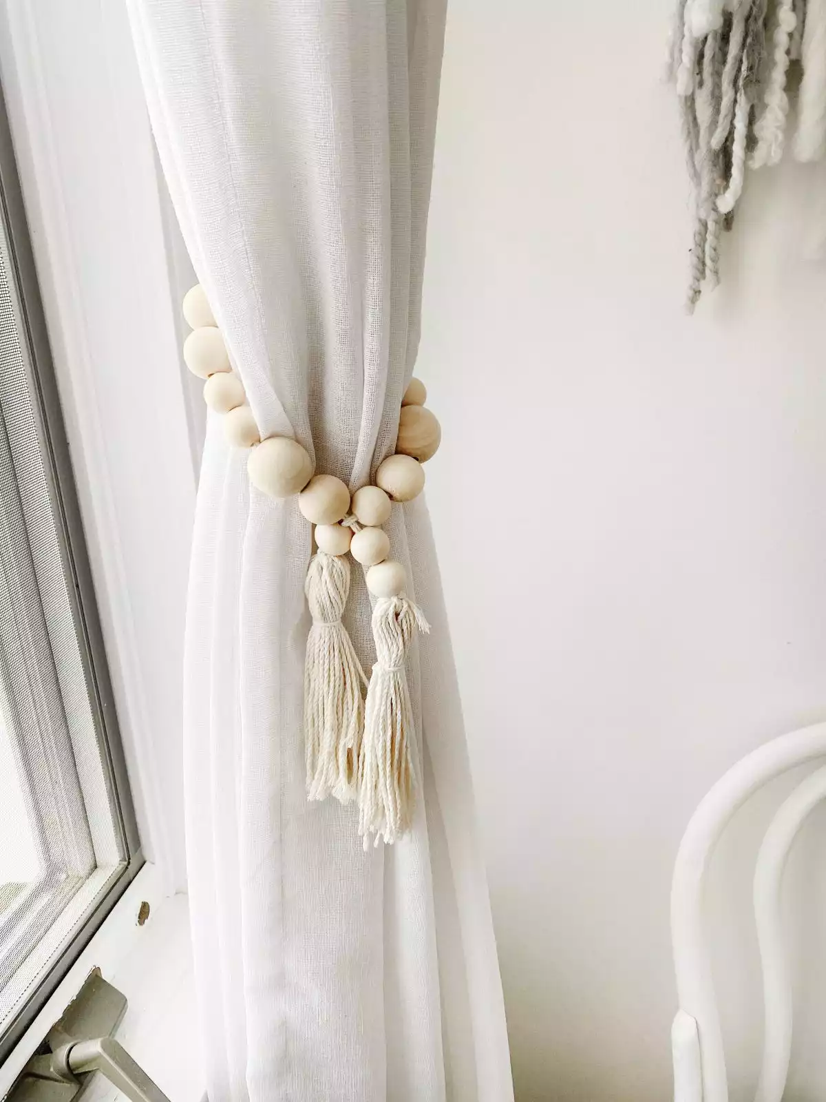 Tassel tie-back