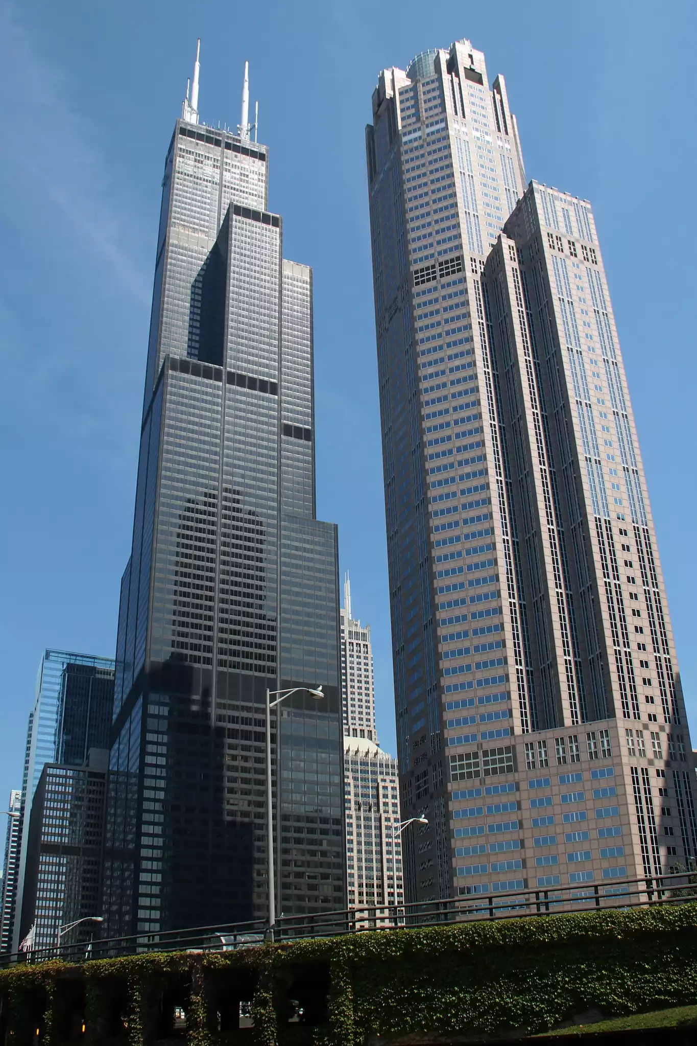 The lower half of 311 S Wacker Chicago