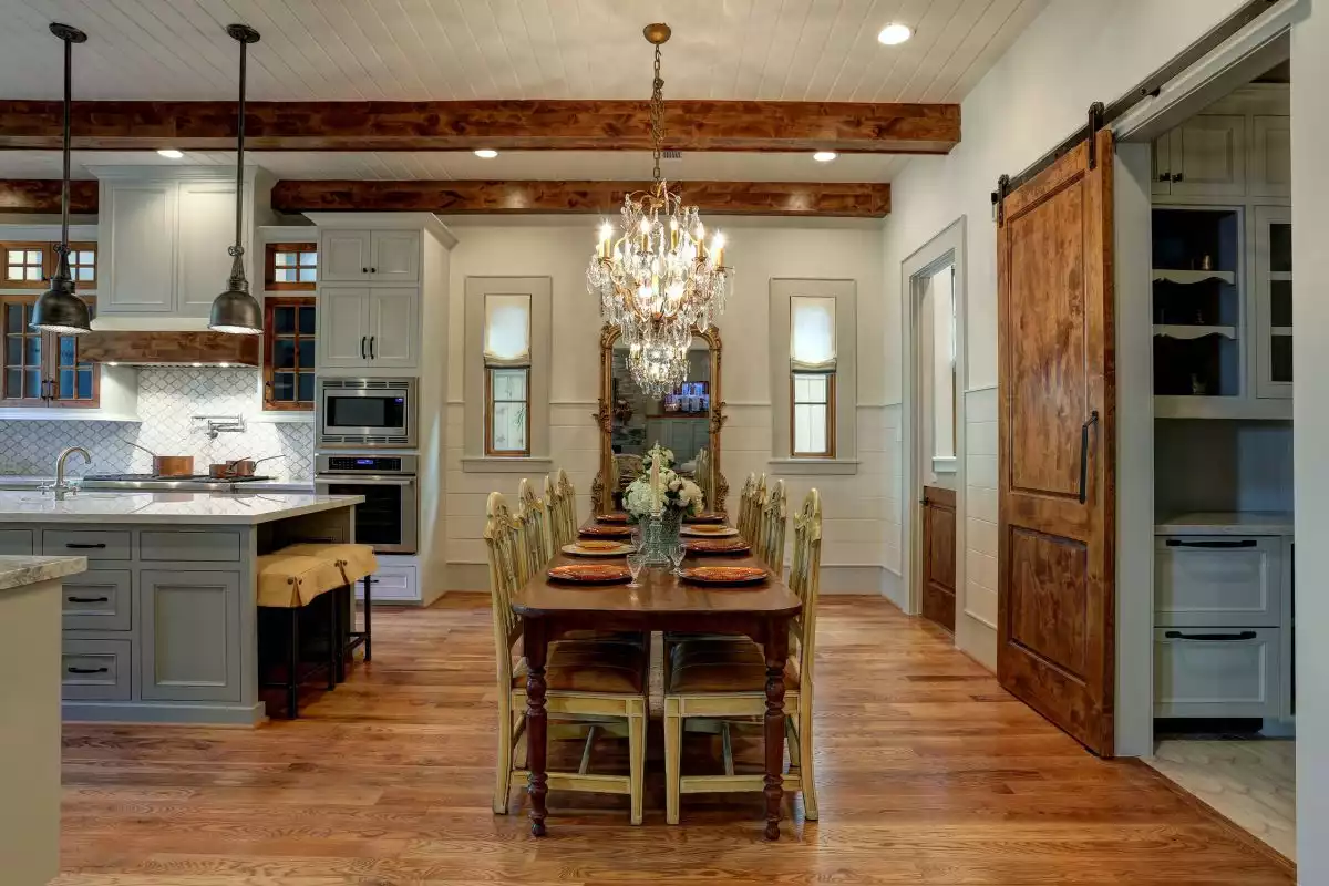 Traditional Dining Room