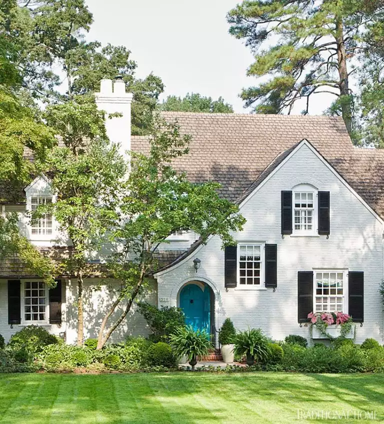 White Brick Exterior Walls Can Highlight Foliage