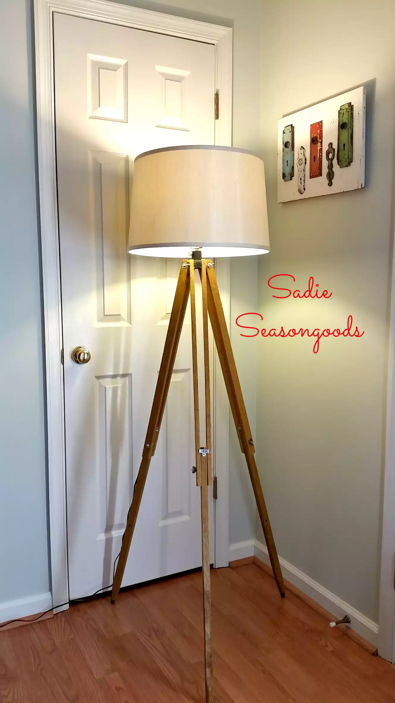 Vintage tripod lamp diy