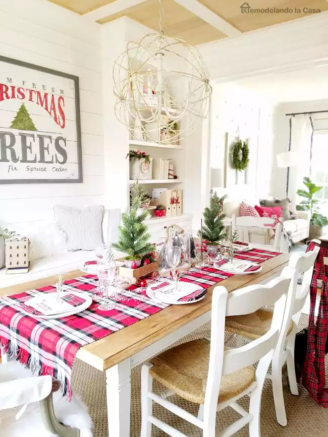 White french home decor for Christmas - table cloth for christmas