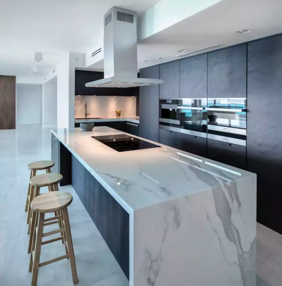 White marble with gray veins kitchen island