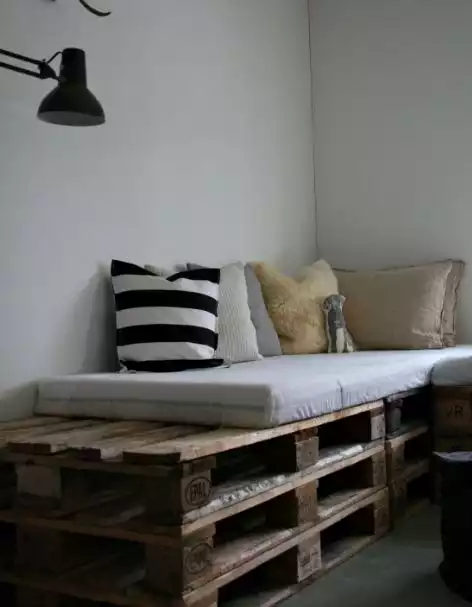 Daybed pallet couch