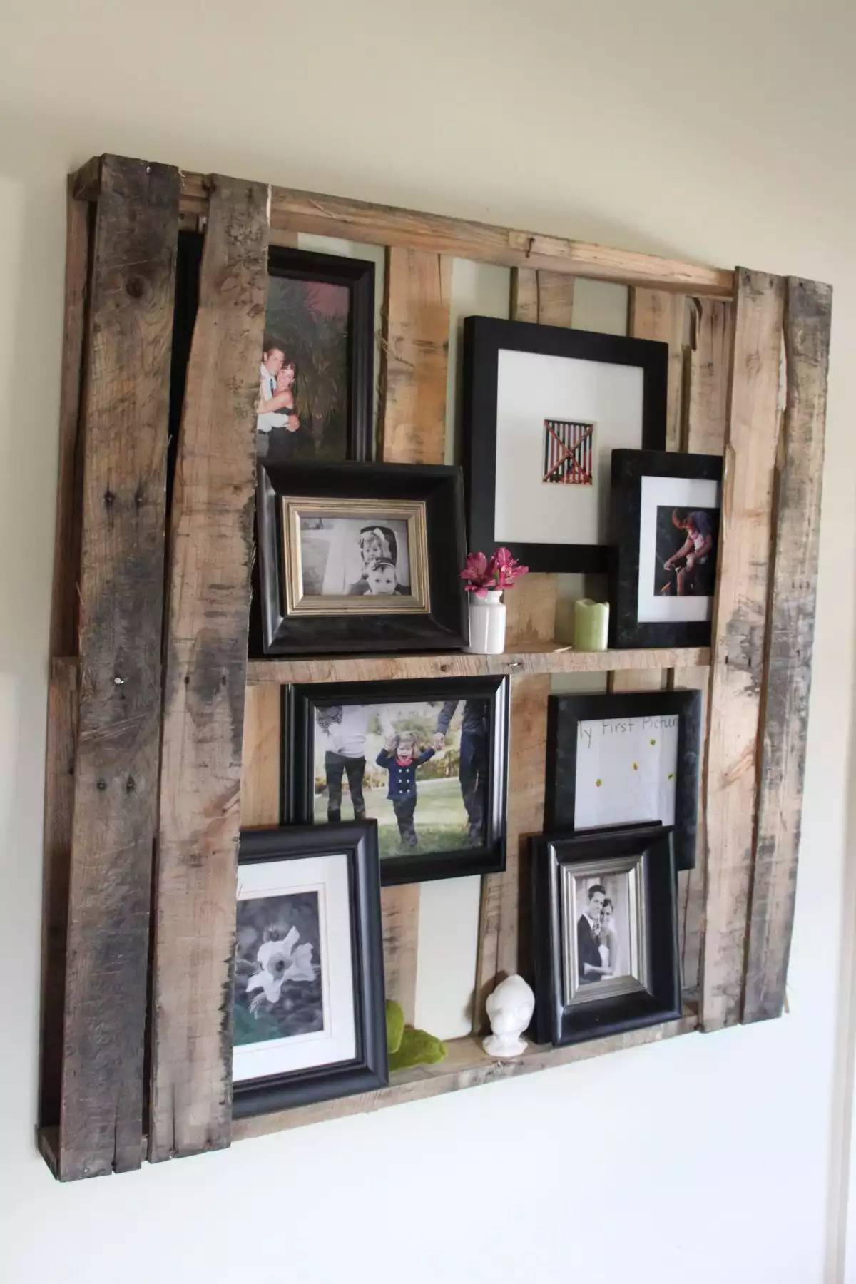 diy-pallet-floating-shelving-system