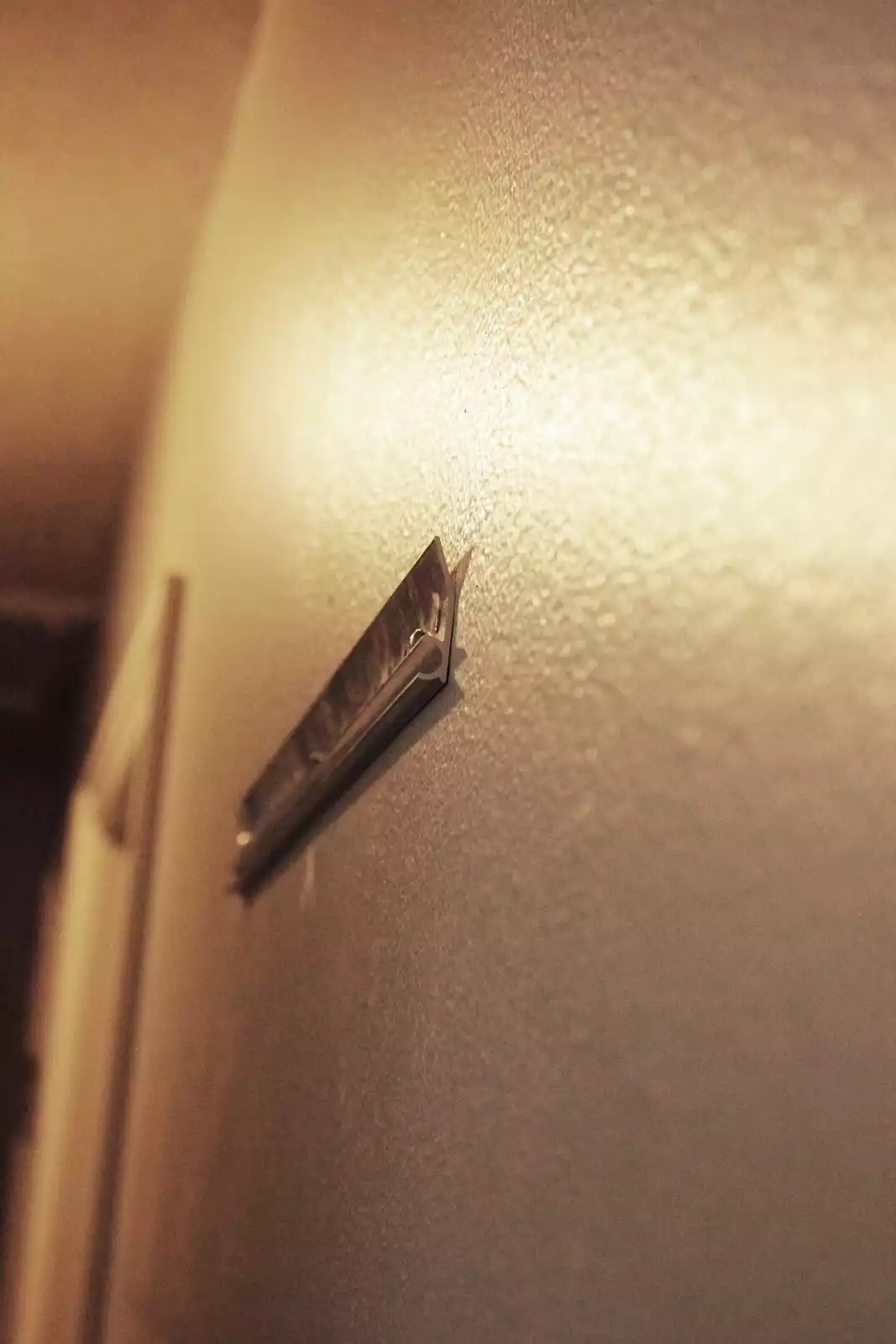 Diy wall string art system hanging