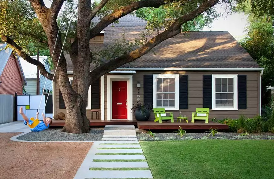 front-house-floating-deck