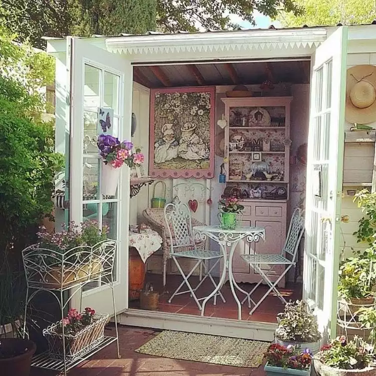 Garden sitting room