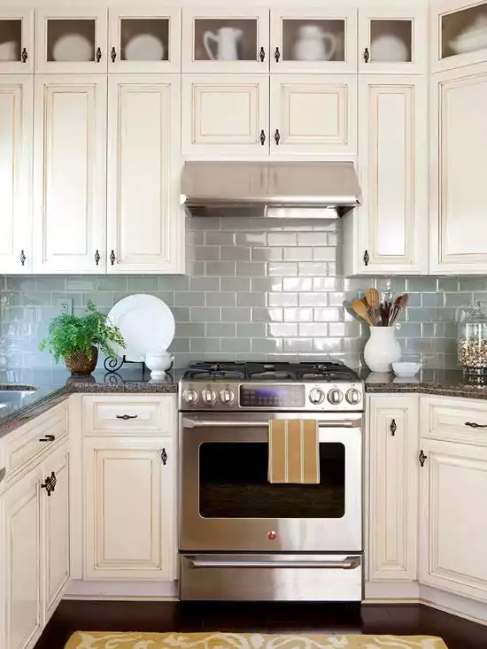 Glass backsplash