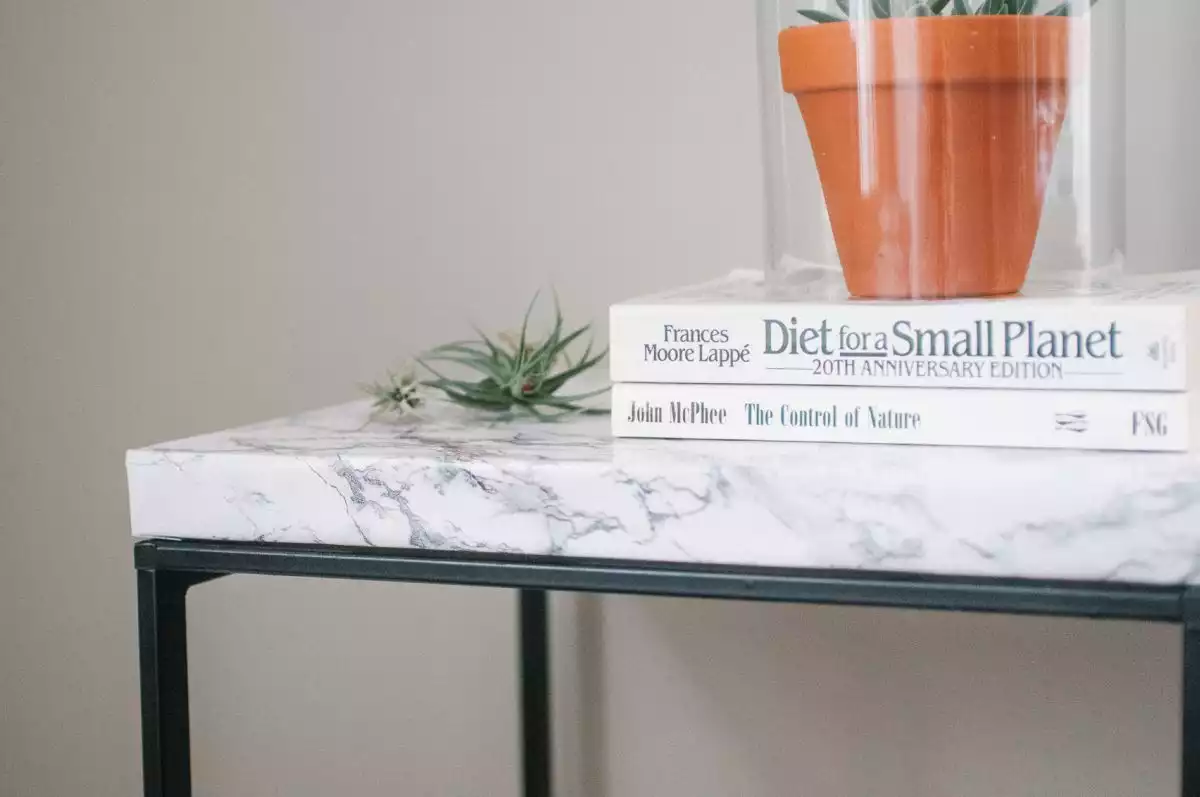 marble-top-table-ikea-hack