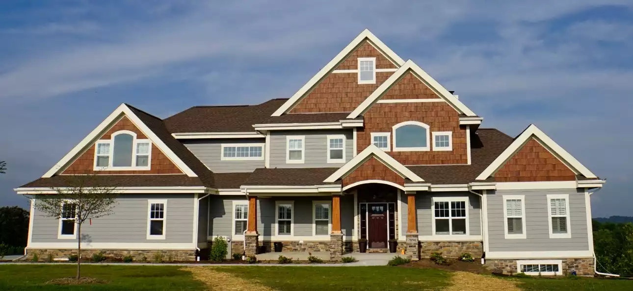 neutral siding mixed with masonite