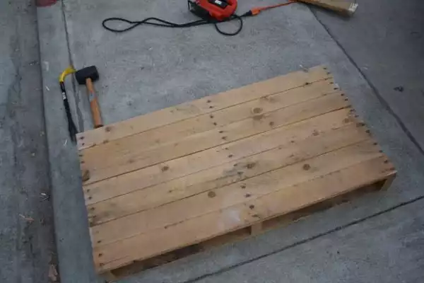 Pallet coffee table1