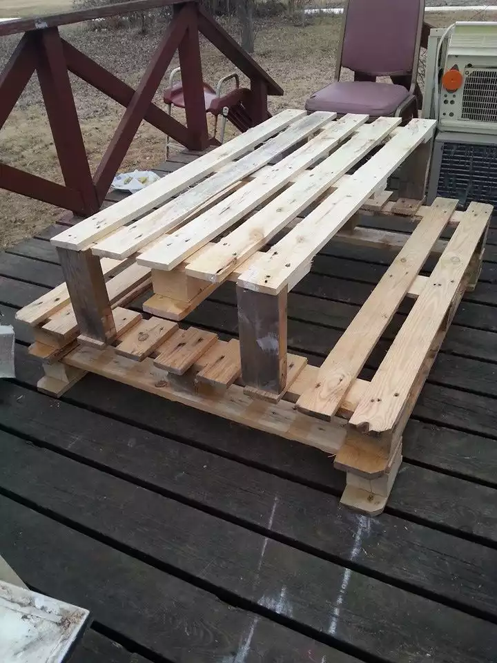 pallet picnic table