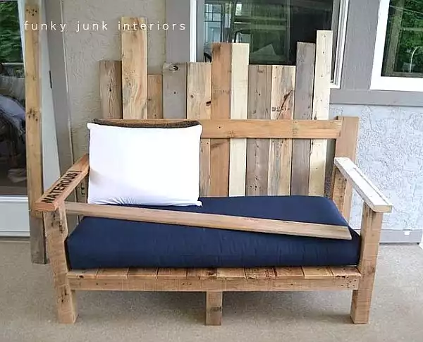 Pallet sofa