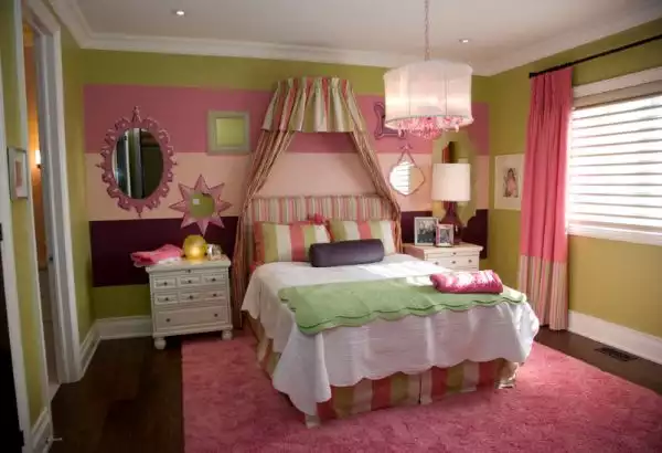 Pink green striped room