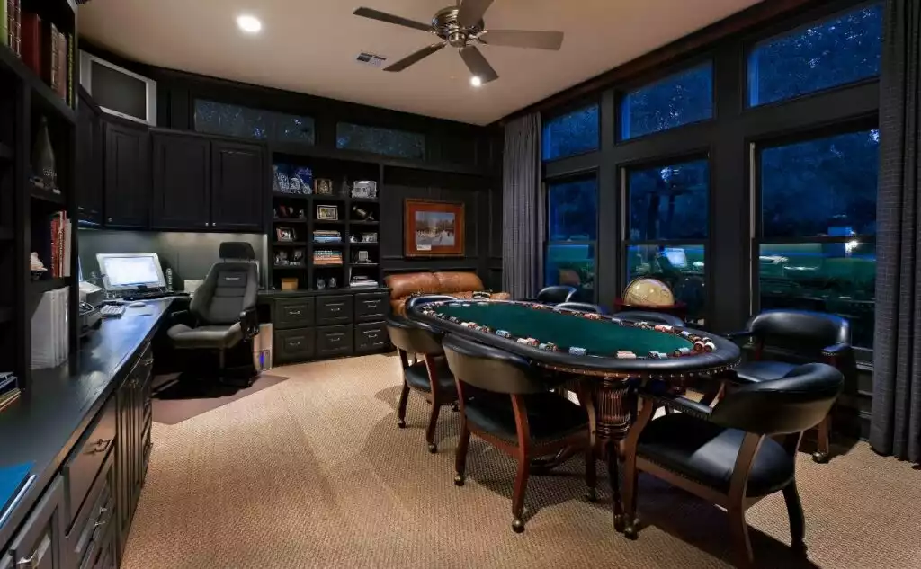 Poker man cave 1024x633