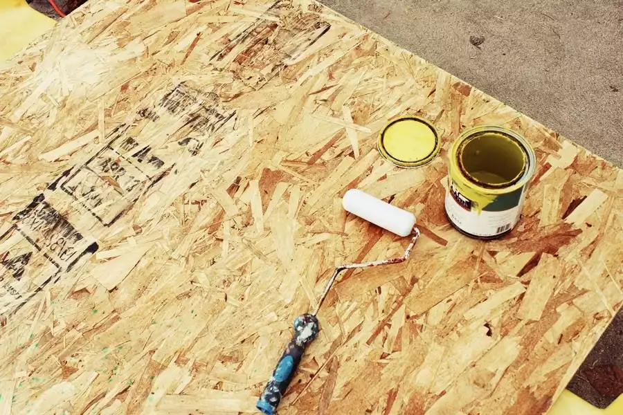 Prepare the paint for plywood