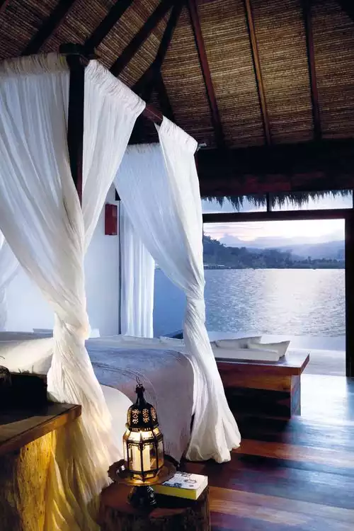 Romantic canopy bedroom