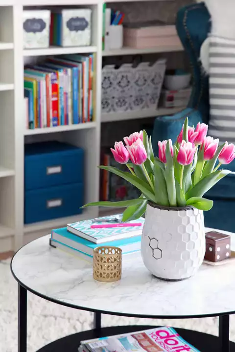 round-coffee-table-marble-paper-makeover