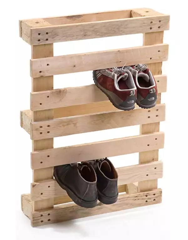 Entryway simple shoe storage from pallet