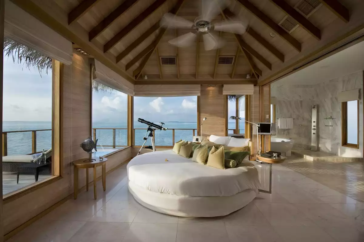 Windows treatment for the bedroom
