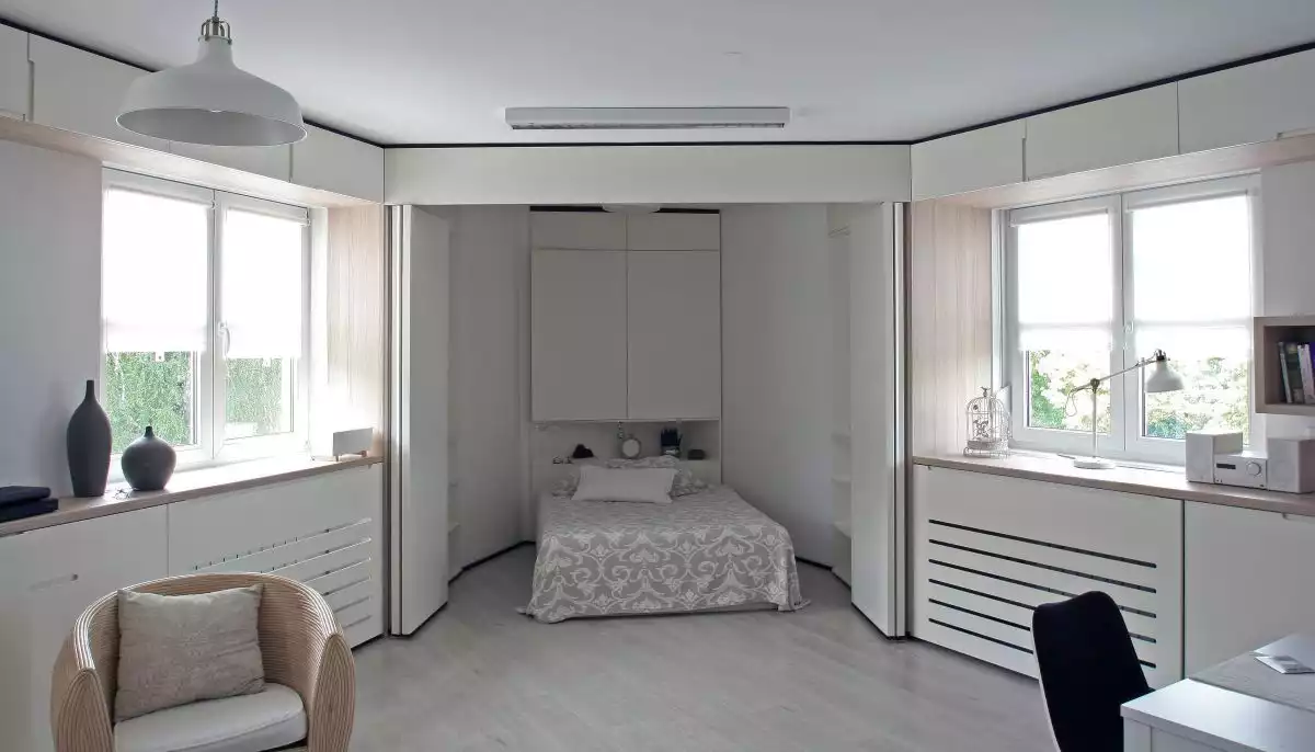 zagreb-apartment-sleeping-area-behind-folding-doors