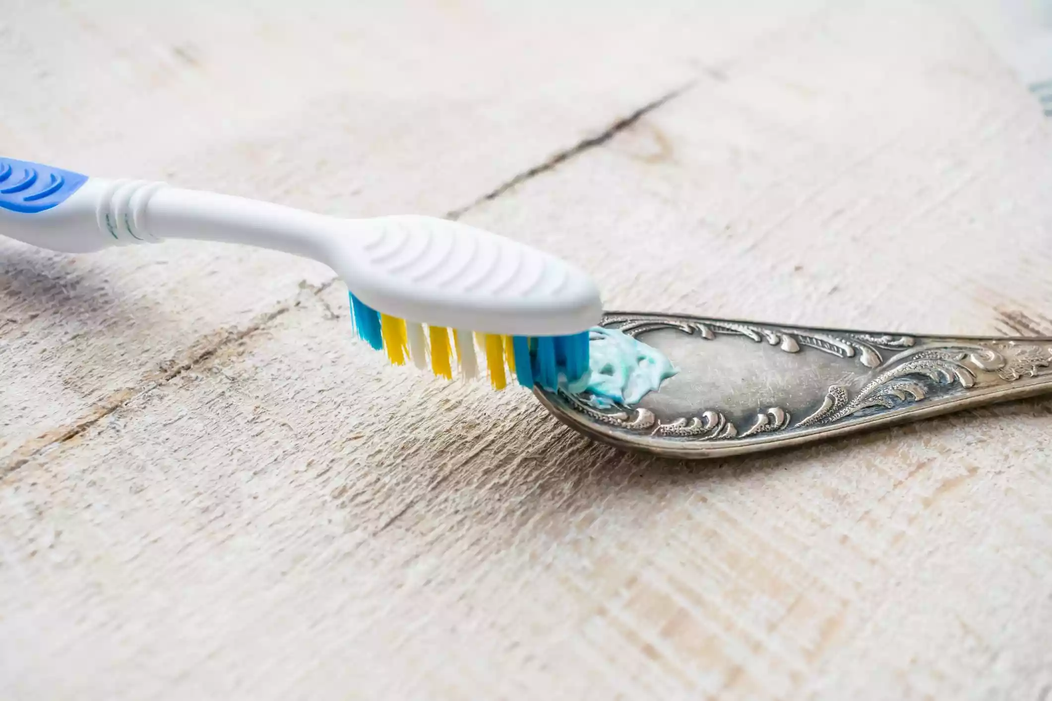 These Ridiculously Cool Toothpaste Hacks Are Perfect for DIYers