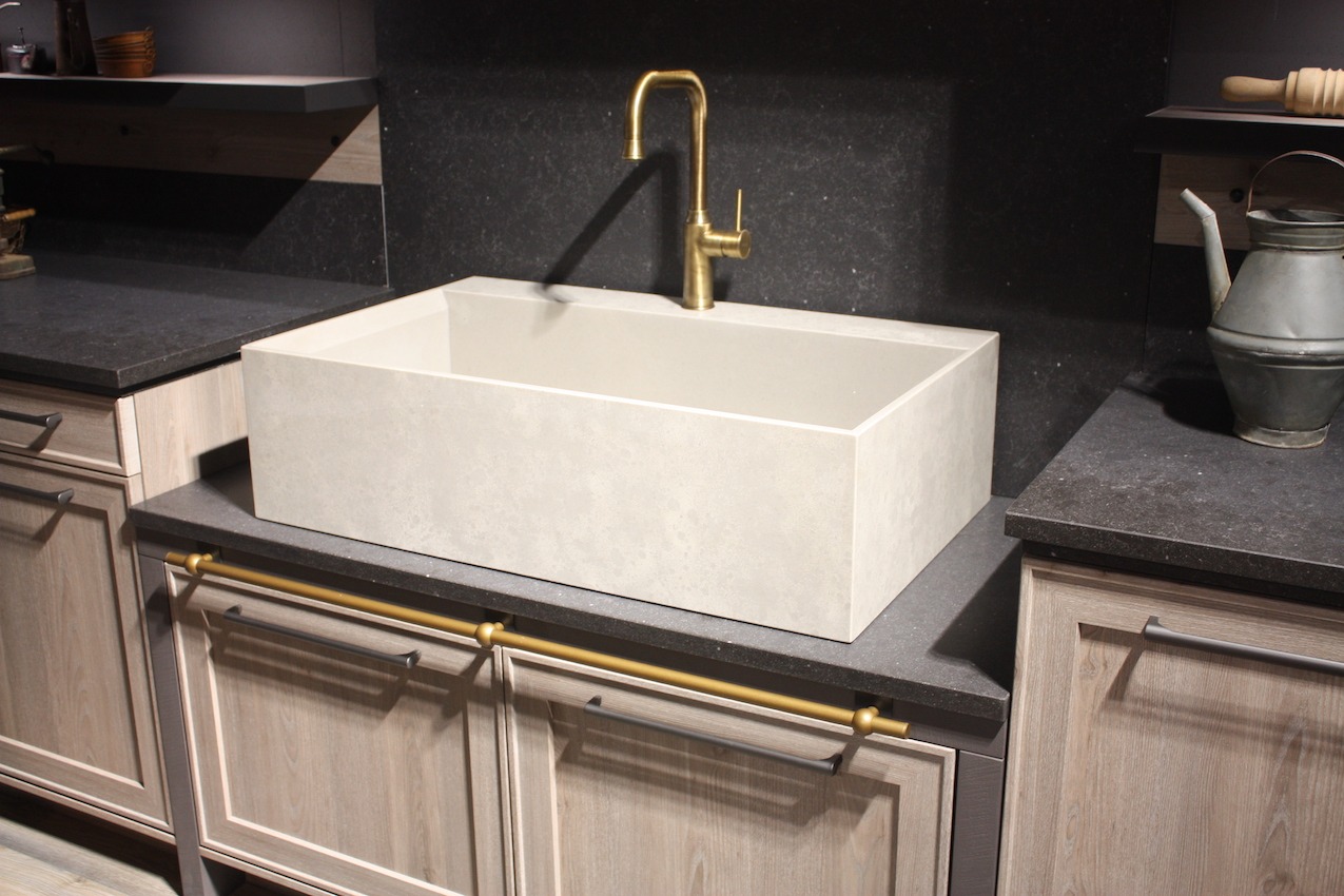 Ar Tre Farmhouse sink modern look